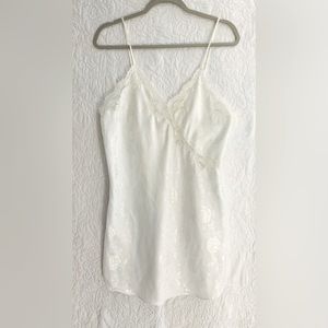 💙💙VAL MODE - White Lingerie Slip-Medium💙💙